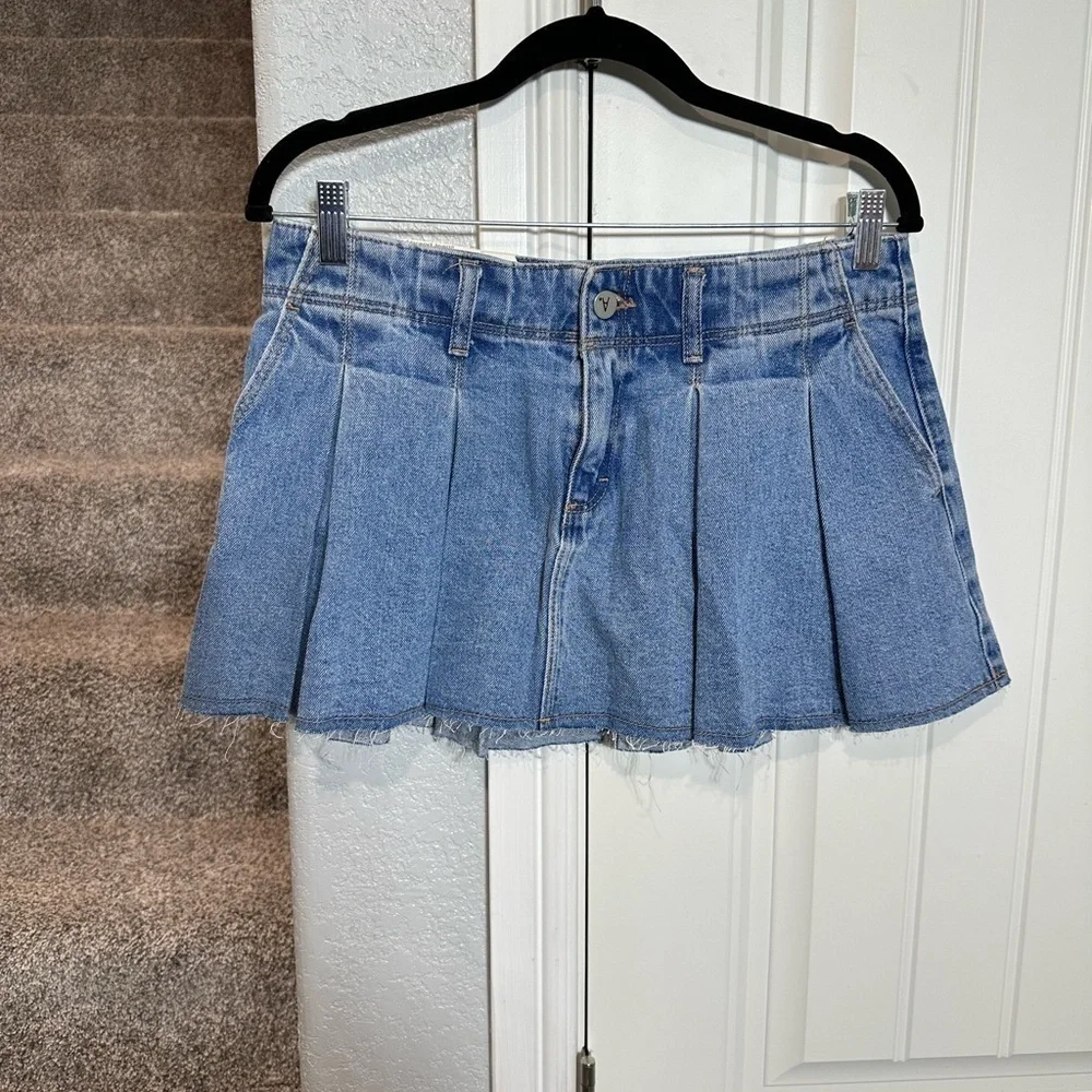 Abrand Pleated Denim Mini Skirt